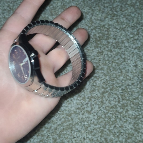 Watch - Picture 2 of 3